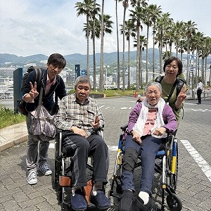 温泉旅行の付き添い事例を見る